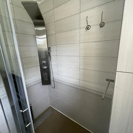 Maison A 2 Pas De La Roche - Bernard Nivillac